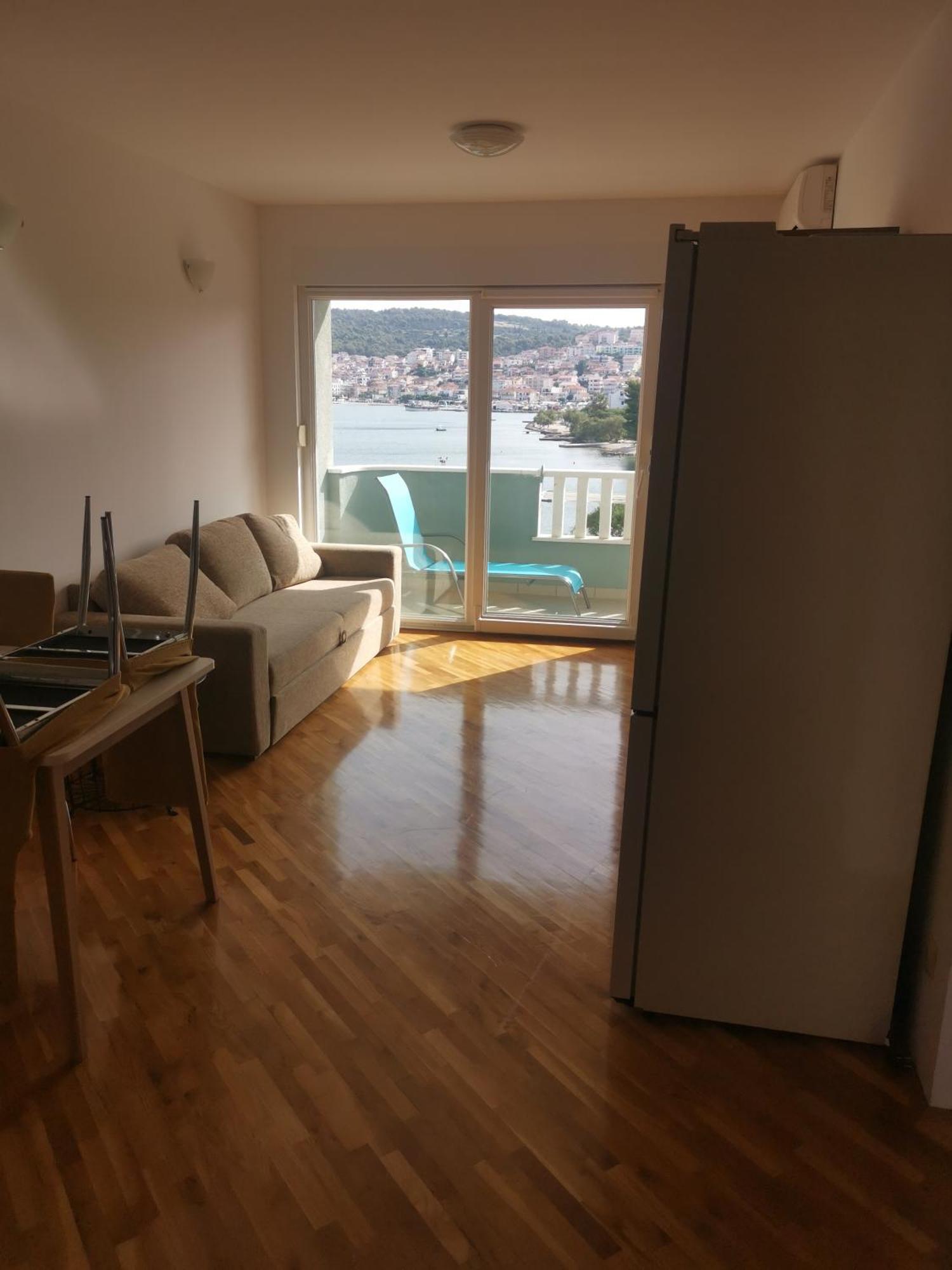 Apartment Croatika On The Beach Trogir Bagian luar foto
